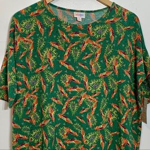 NWT LuLaRoe Irma Bold‎ Feather Short Sleeve Blouse